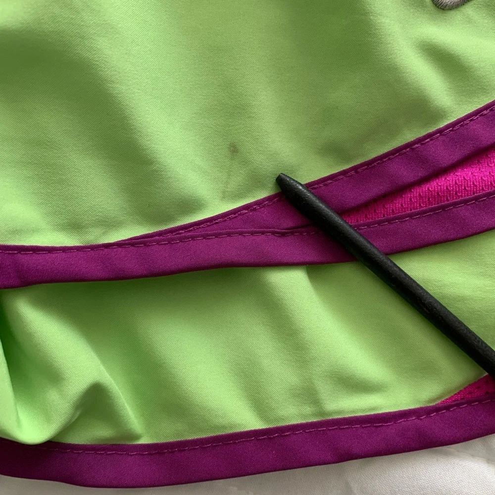 Nike Dri-Fit Tempo Running Shorts Women’s Size S Green Logo Drawstring Pocket